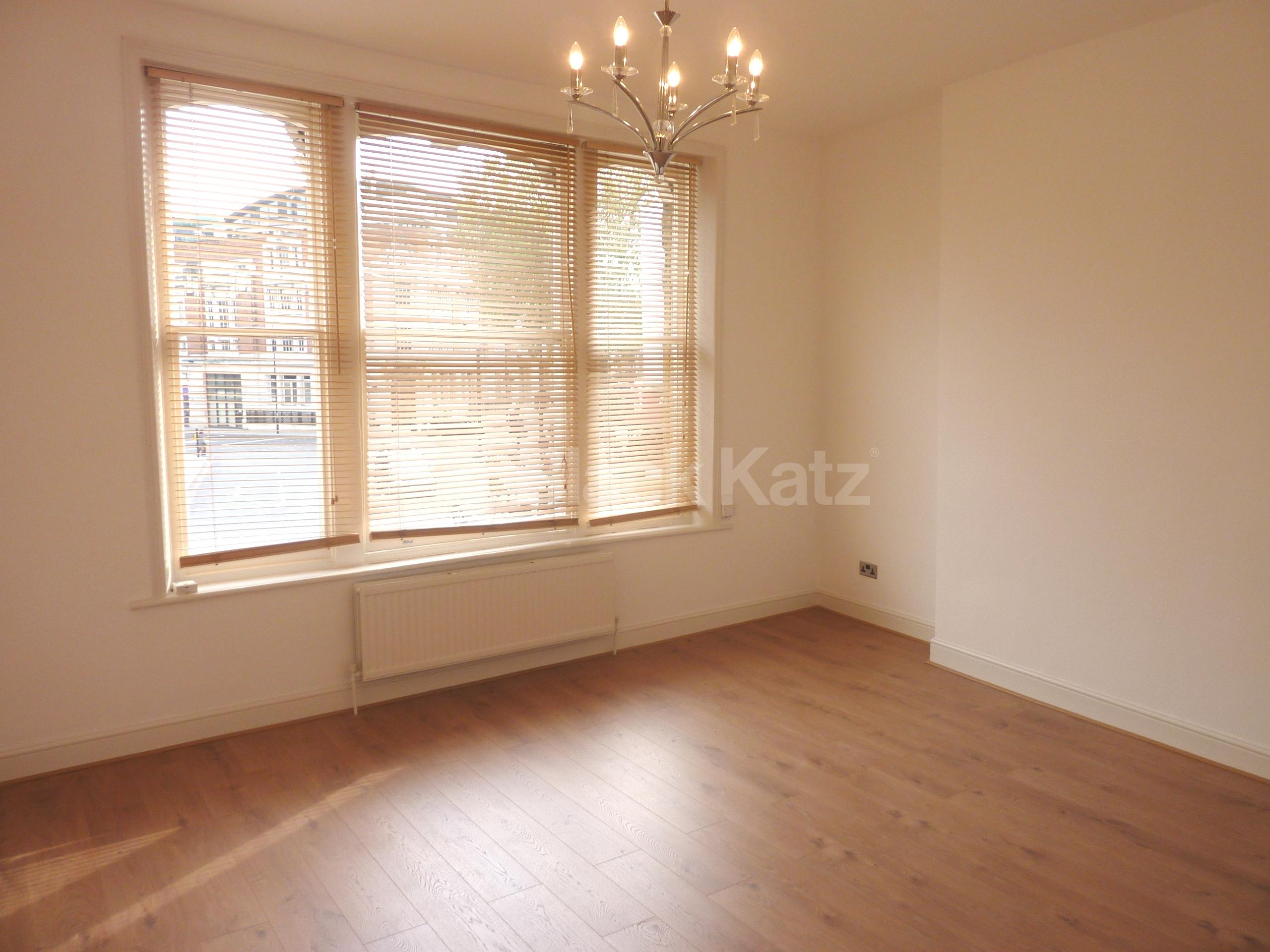 			NEW INSTRUCTION!, Studio Apartment, 1 bath, 1 reception Studio			 Camden High Street, CAMDEN/MORNINGTON CRESCENT NW1